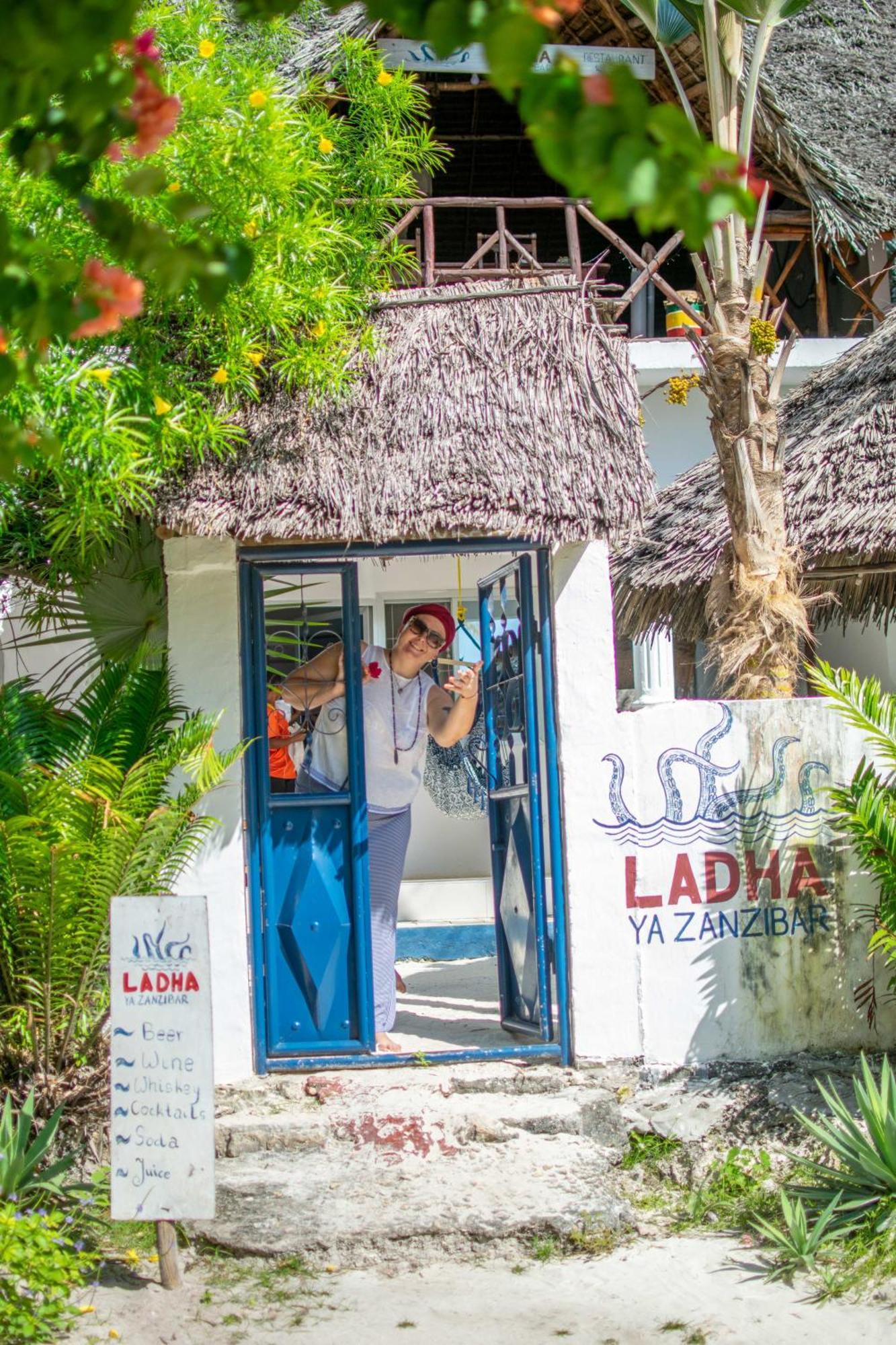 Beachfront Villa Ladha Ya Zanzibar 江比阿 外观 照片